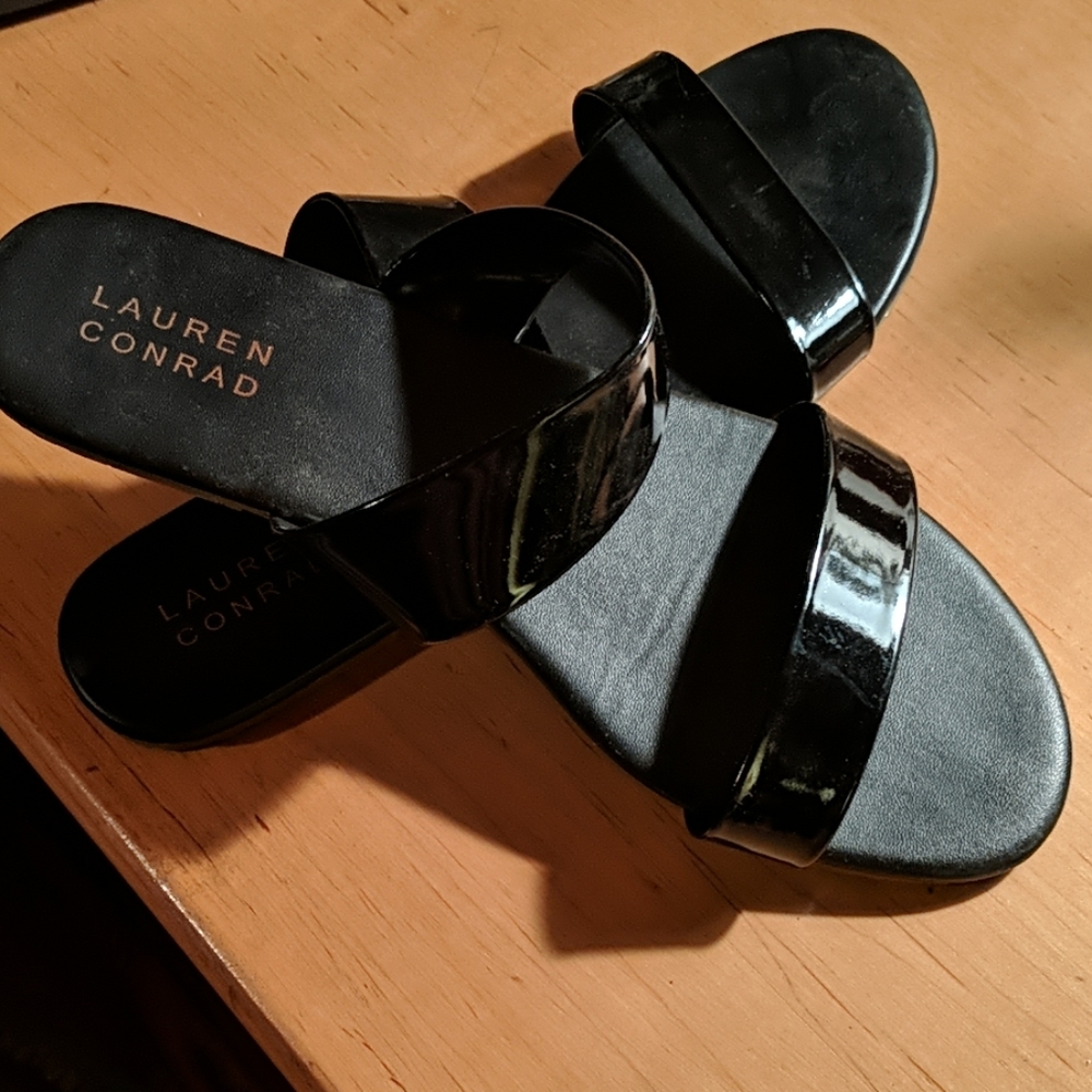 LC Black slip on sandals flats